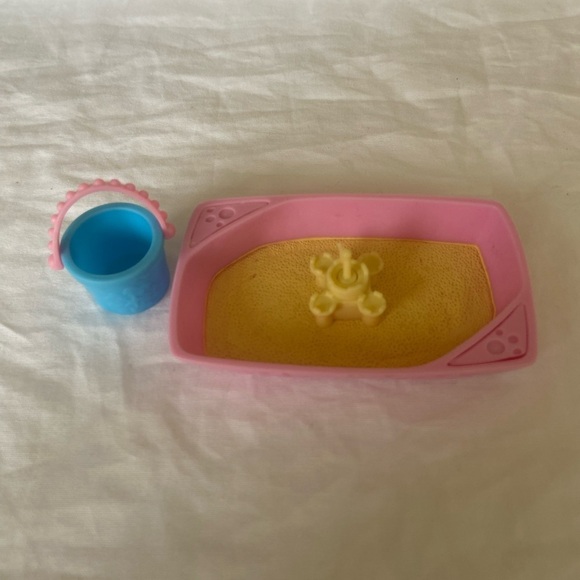Littlest Pet Shop Sandbox With Sand bucket - Picture 2 of 11